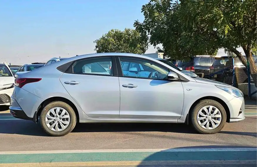 HYUNDAI i10 2023 – Citadine Essence Automatique, 84 CH, Excellent état Gallery 4